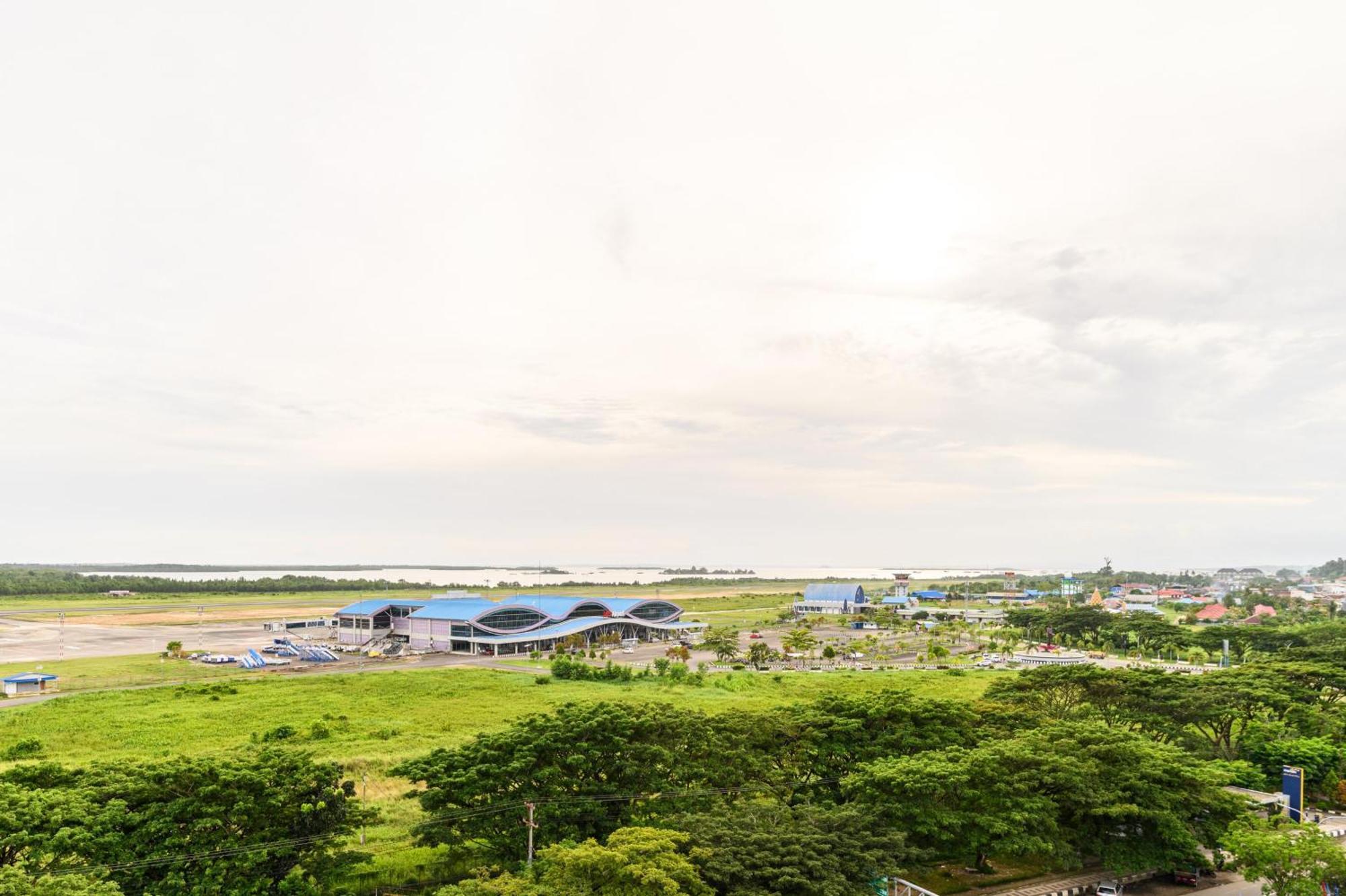 Aston Sorong Hotel & Conference Center 외부 사진