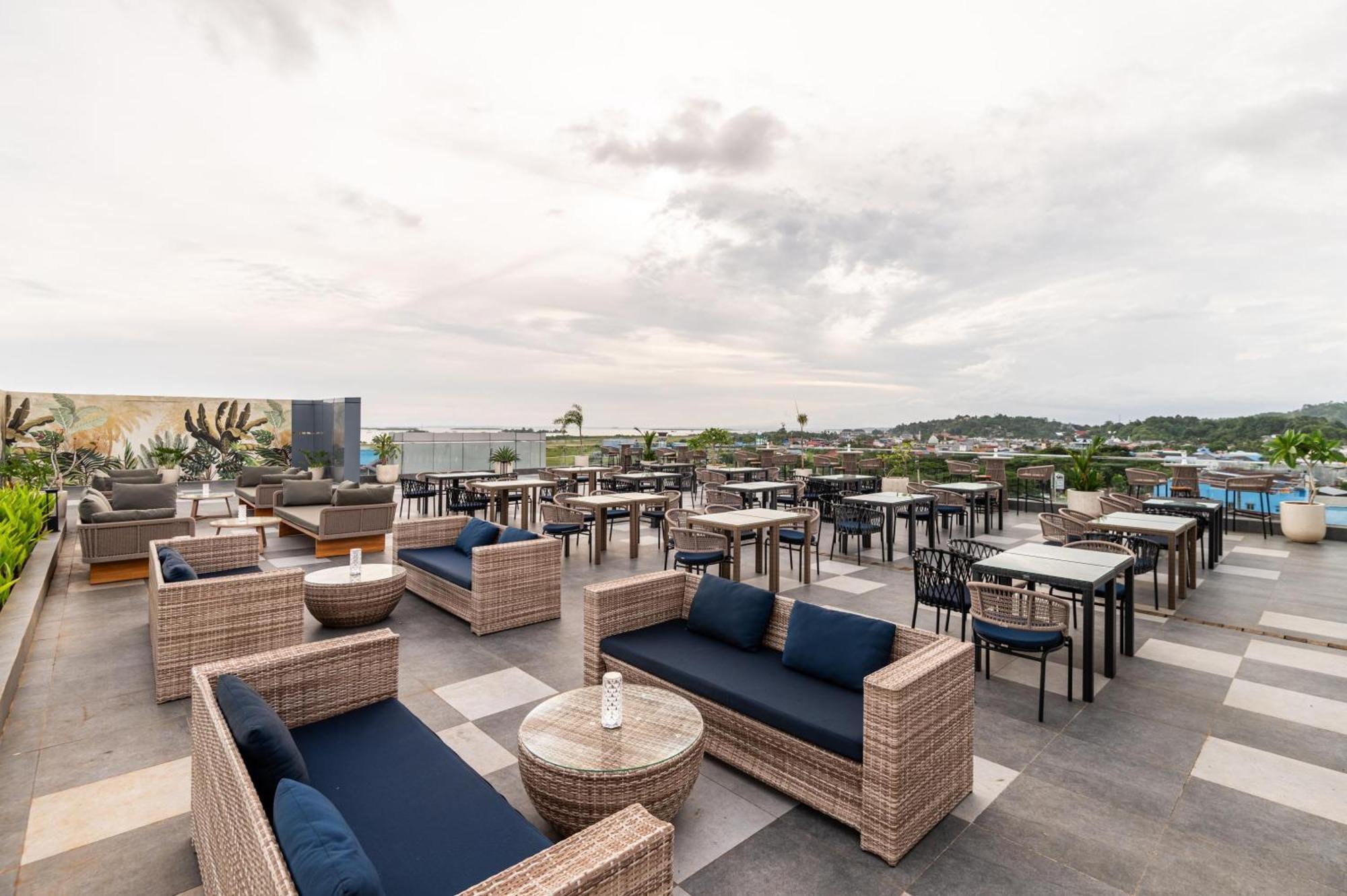 Aston Sorong Hotel & Conference Center 외부 사진
