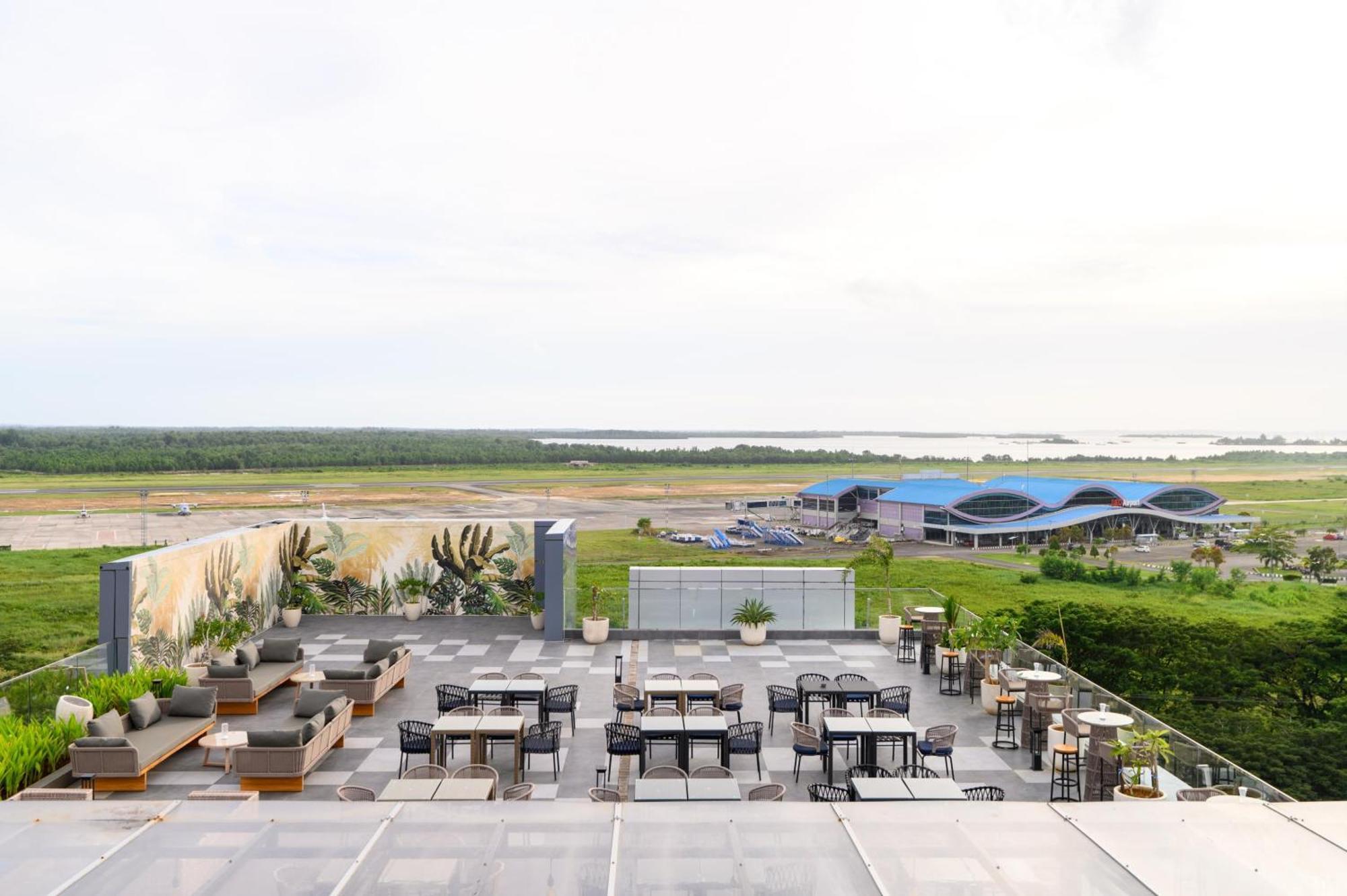 Aston Sorong Hotel & Conference Center 외부 사진
