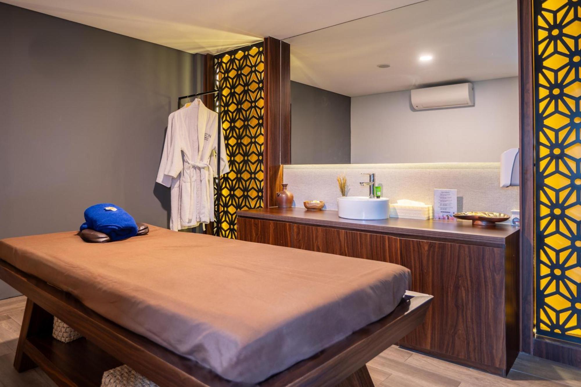 Aston Sorong Hotel & Conference Center 외부 사진