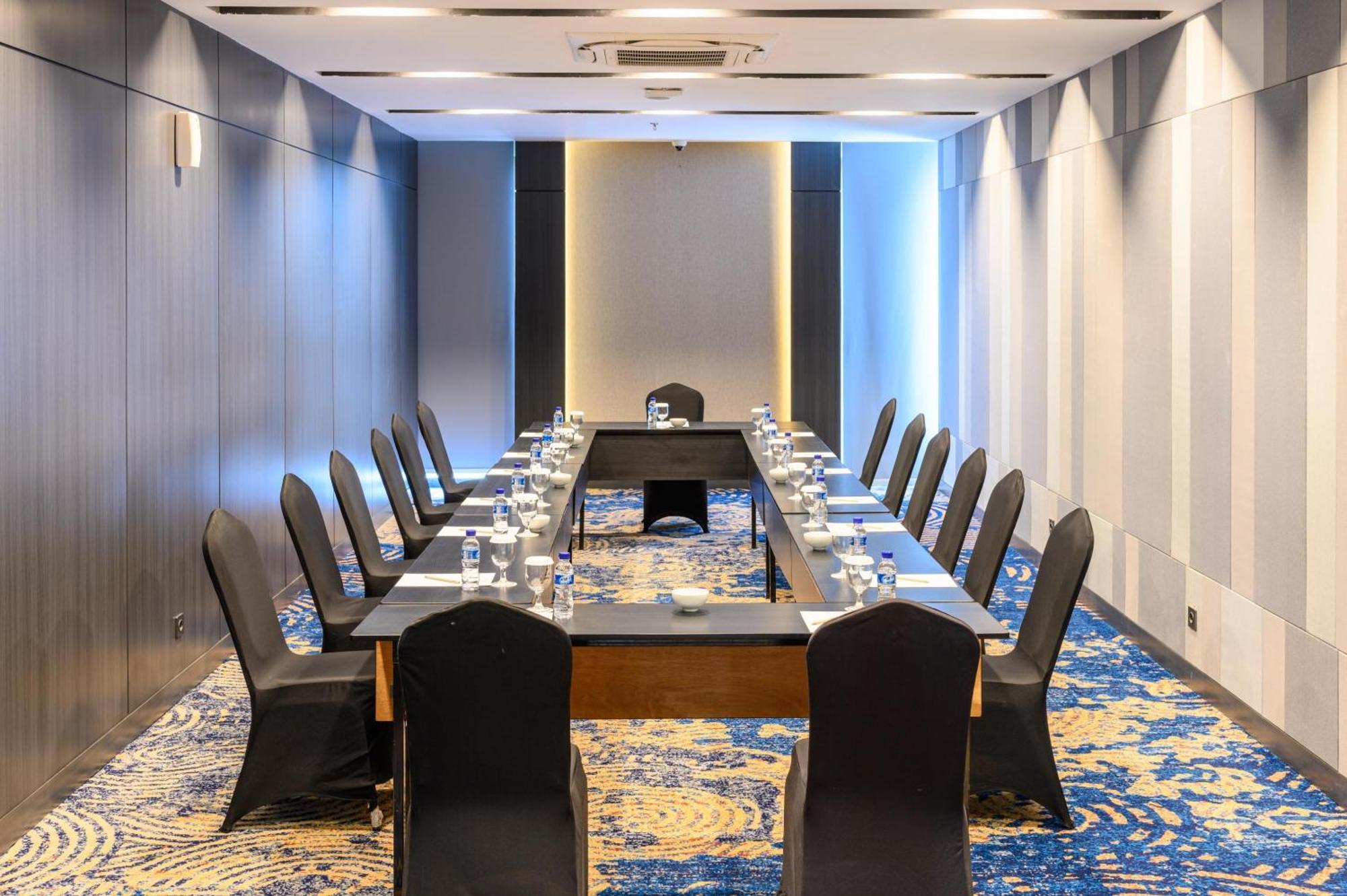 Aston Sorong Hotel & Conference Center 외부 사진