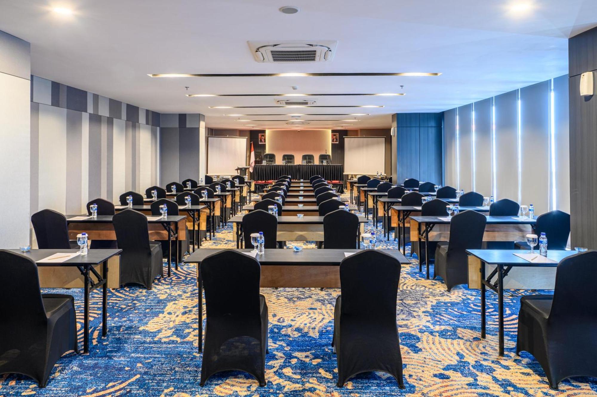 Aston Sorong Hotel & Conference Center 외부 사진