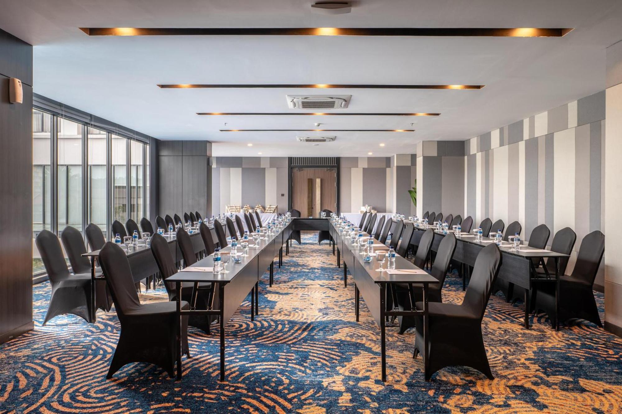 Aston Sorong Hotel & Conference Center 외부 사진