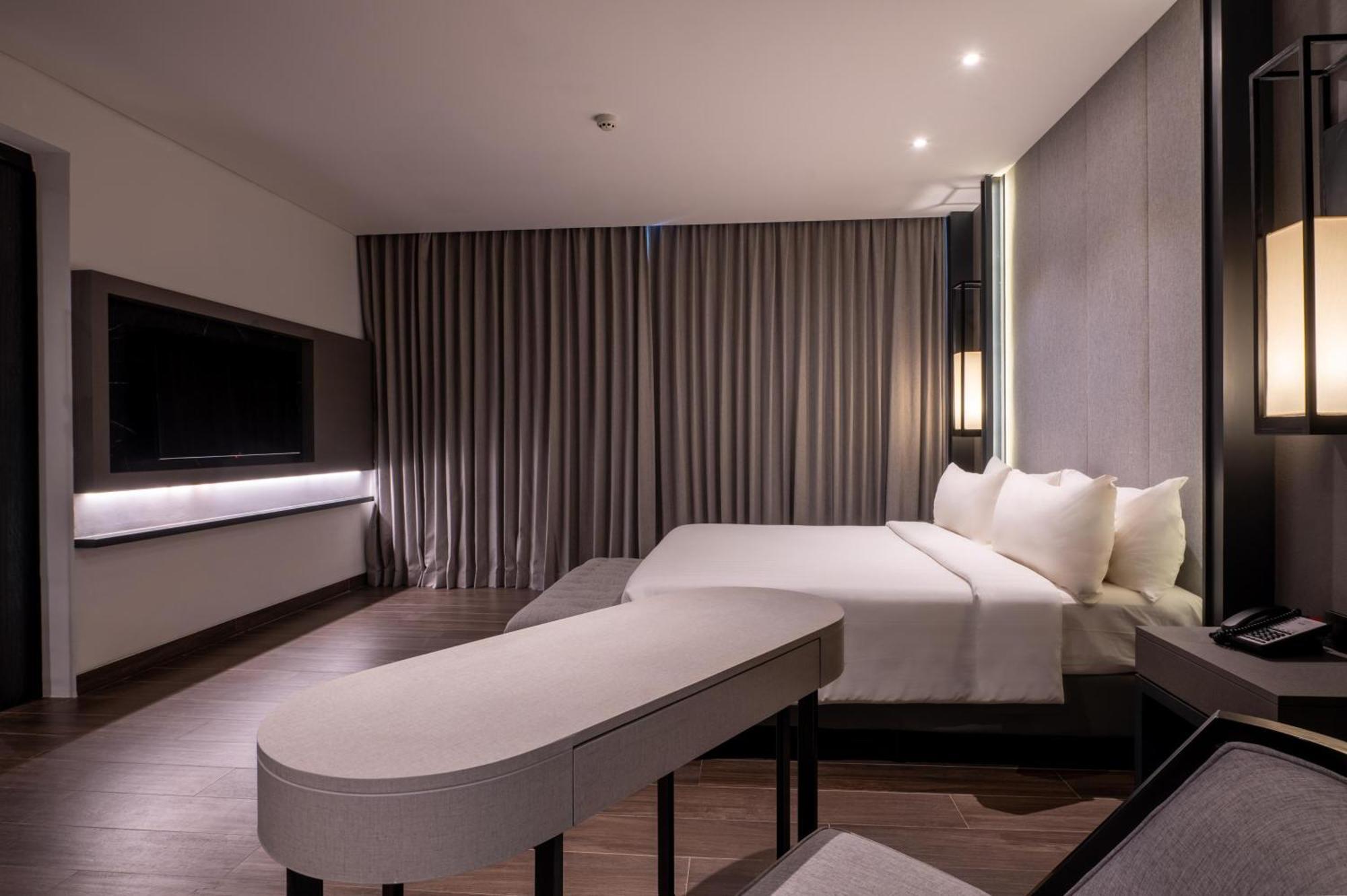 Aston Sorong Hotel & Conference Center 외부 사진