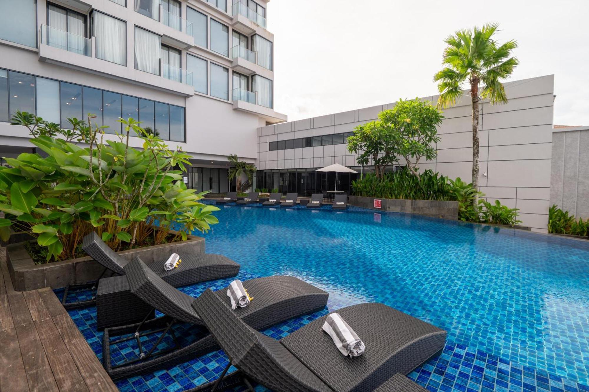 Aston Sorong Hotel & Conference Center 외부 사진